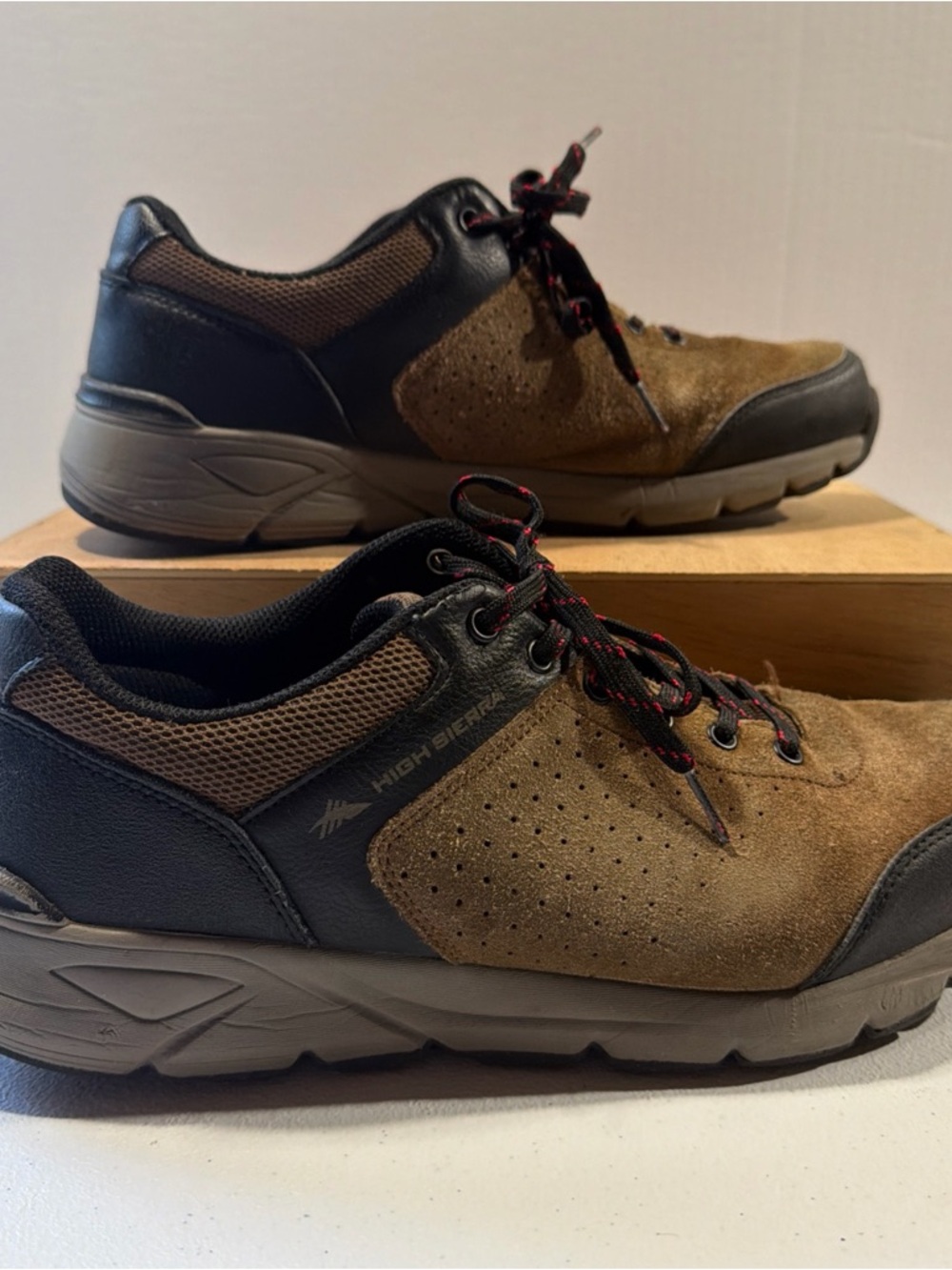 High Sierra Low Hiker Shoes Trail Sneakers Brown Suede Men's Size 10.5